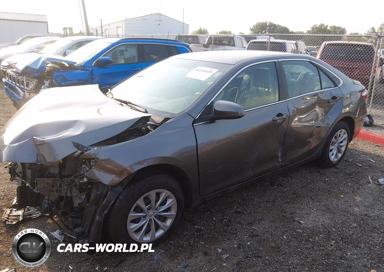 2017 Toyota Camry Le VIN:4T1BF1FK1HU747712 - 18
