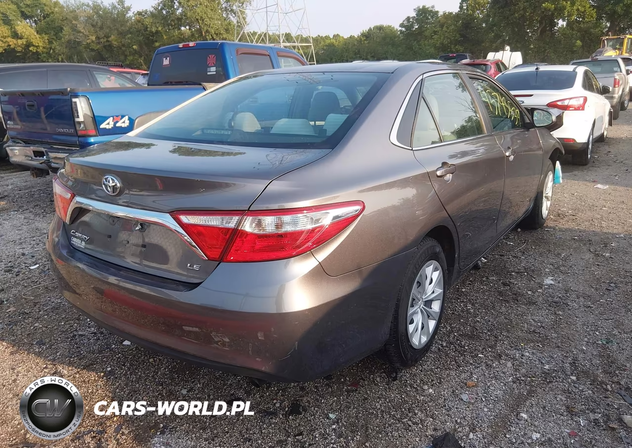 2017 Toyota Camry Le VIN:4T1BF1FK1HU747712 - 4