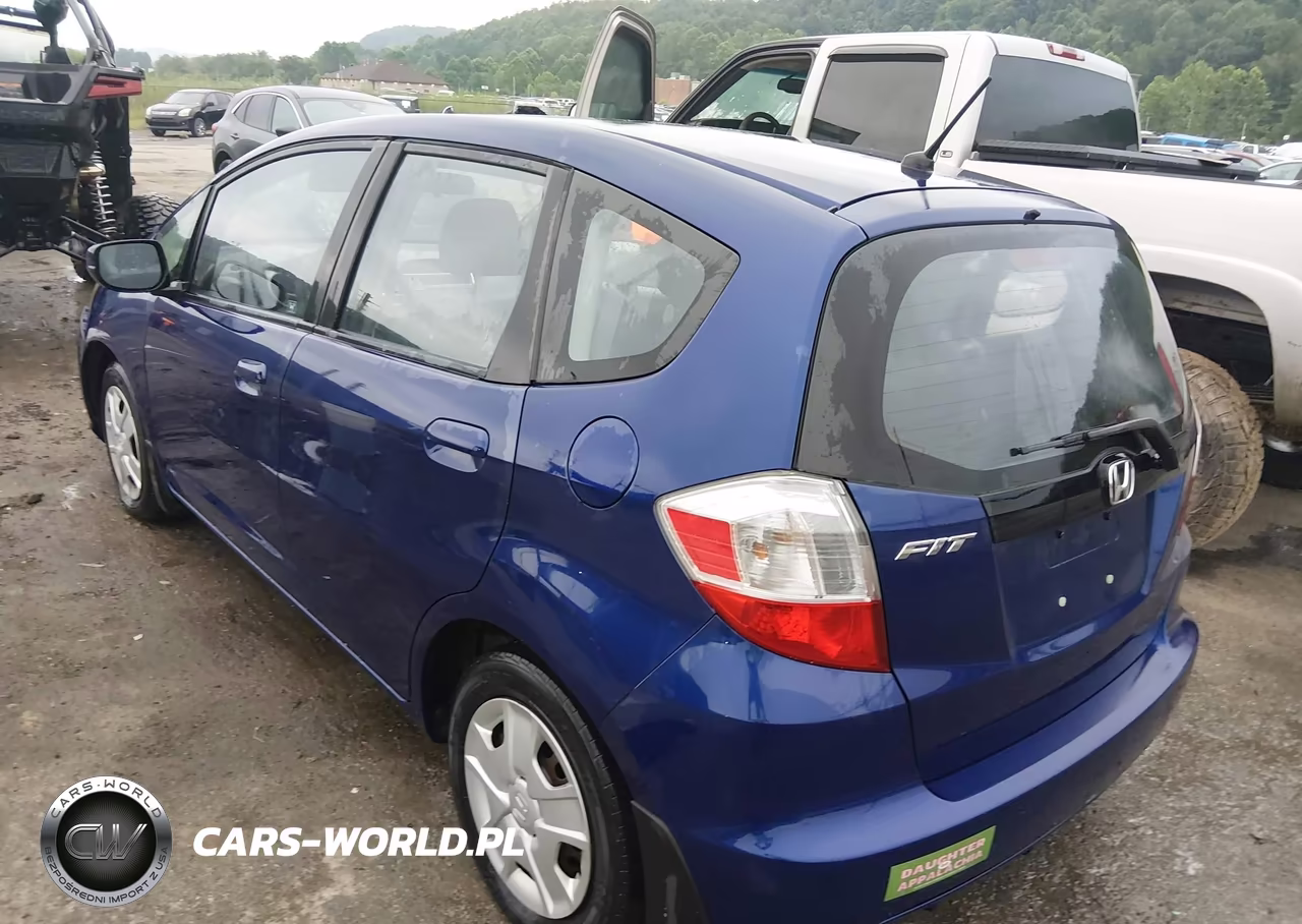 2013 Honda Fit VIN:JHMGE8H34DC063411 - 3