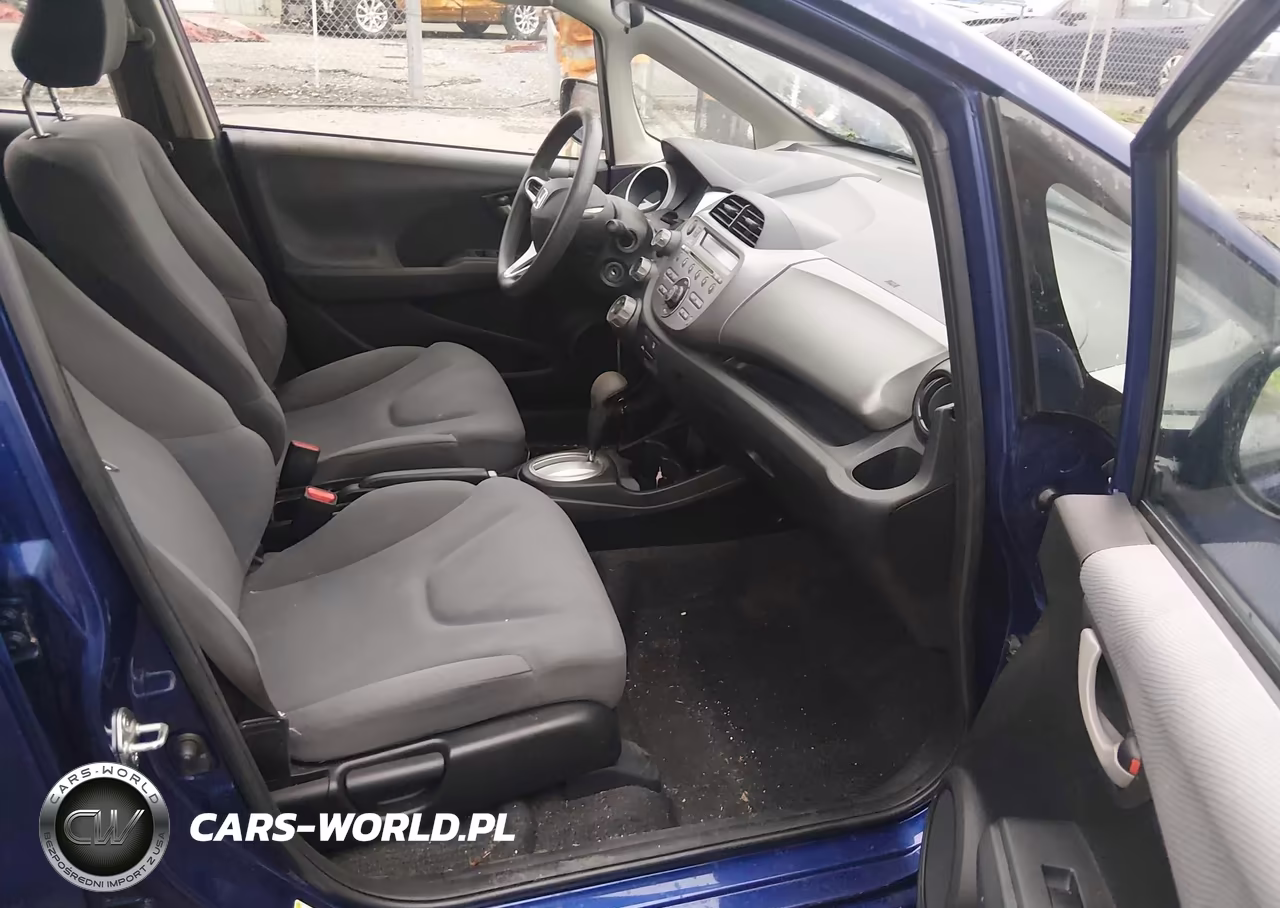 2013 Honda Fit VIN:JHMGE8H34DC063411 - 5