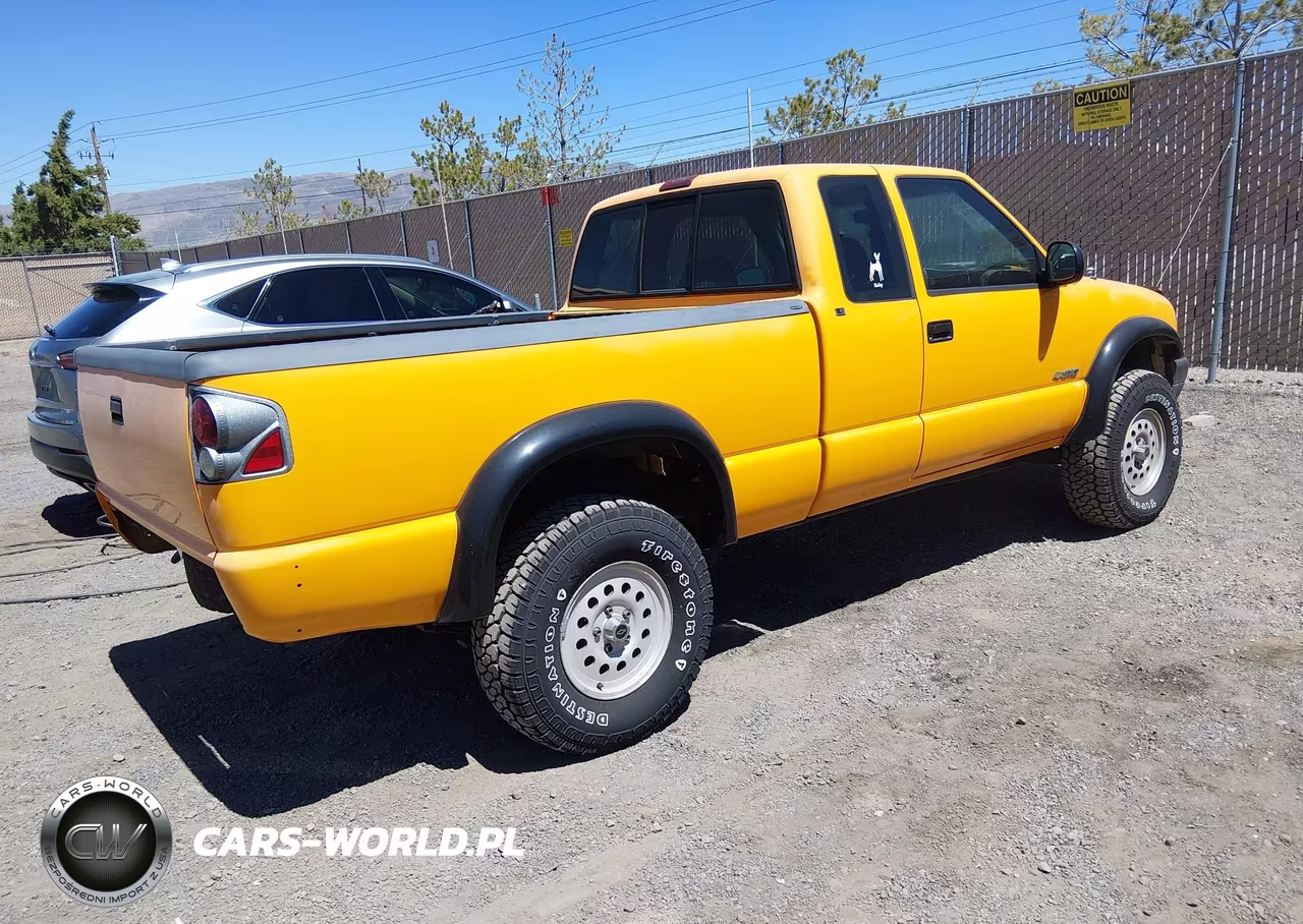 1995 Chevrolet S Truck S10 VIN:1GCCT19WXS8222308 - 4