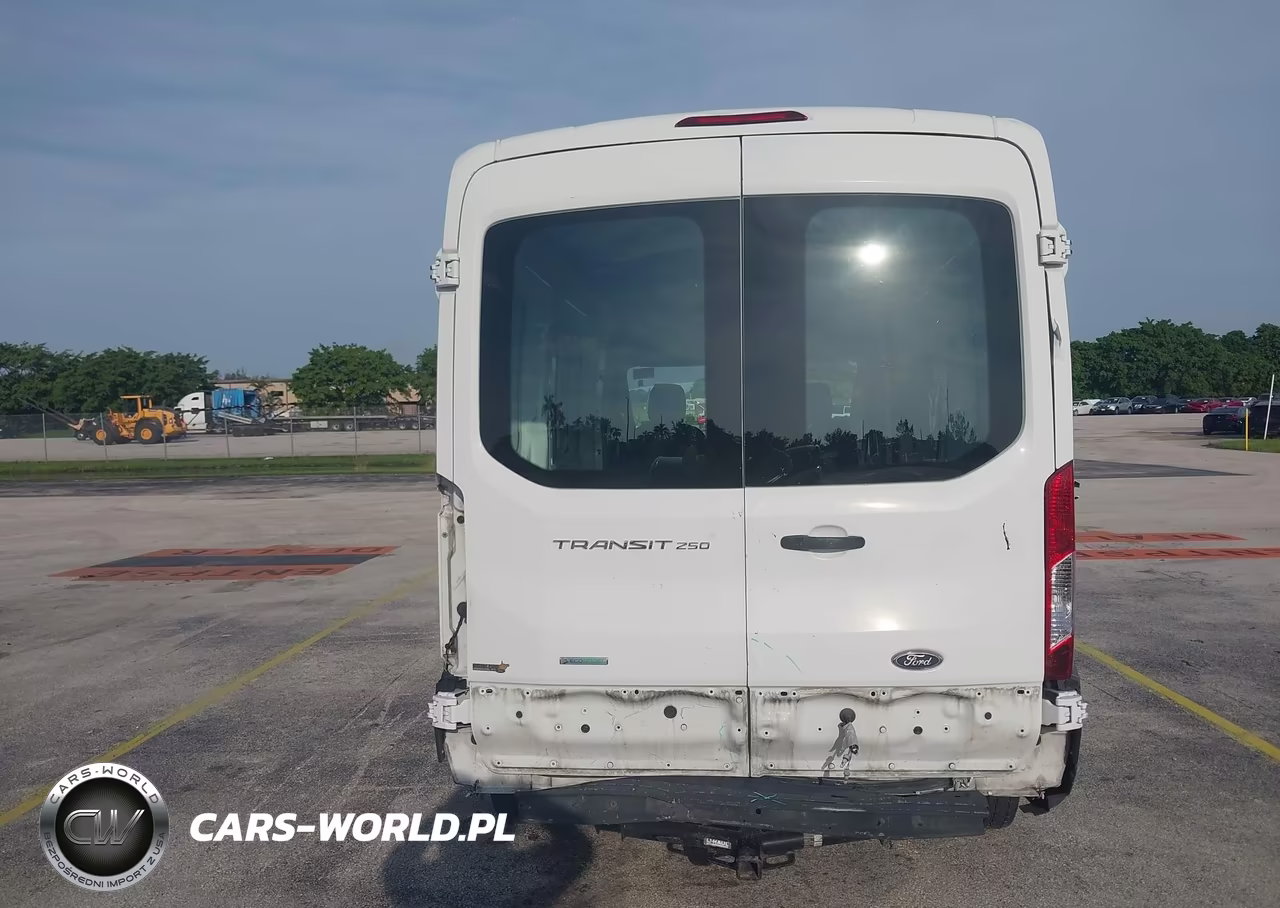 2015 Ford Transit-250 VIN:1FTNR1CG9FKB25411 - 18