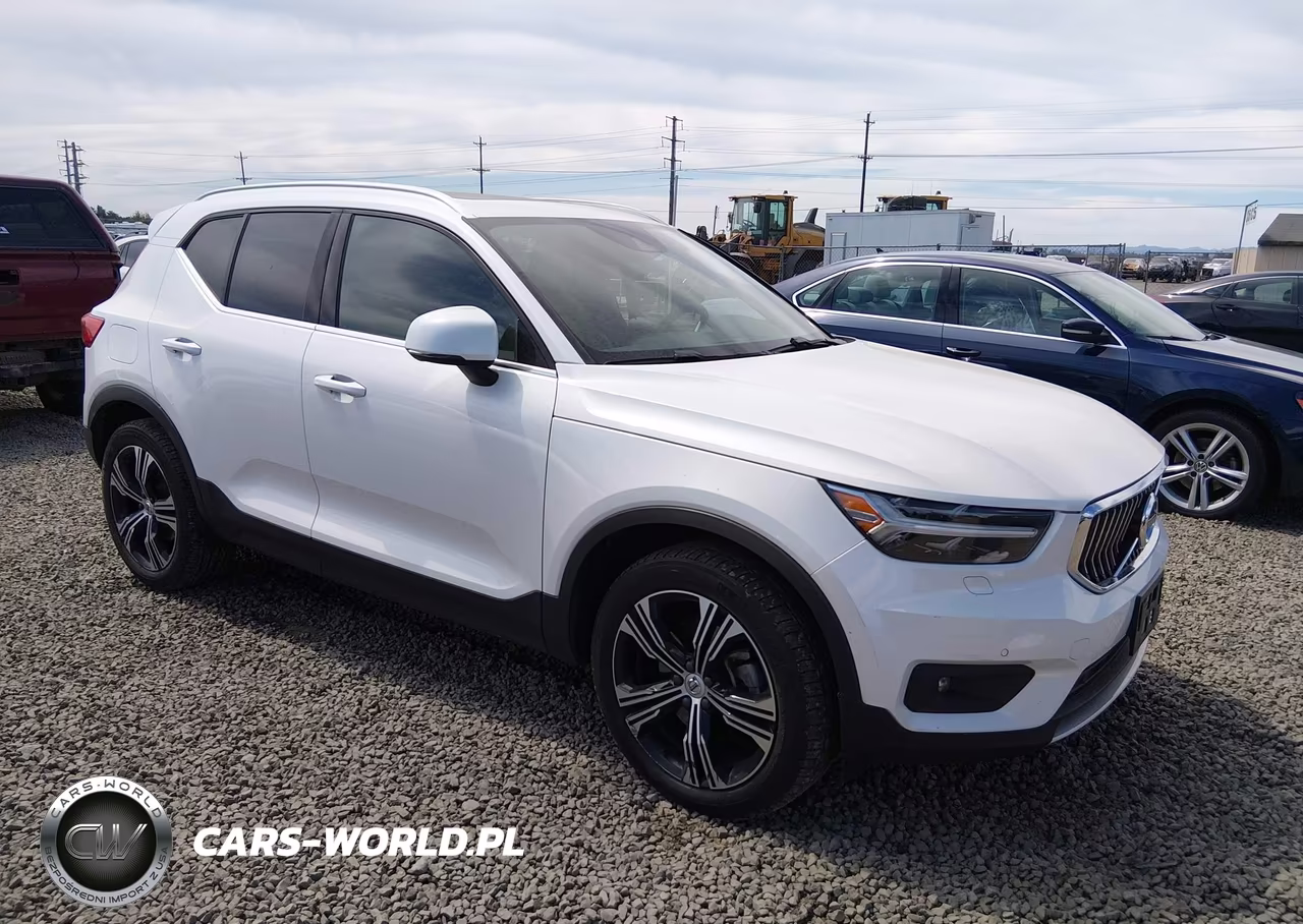2022 Volvo Xc40 T5 Inscription – zdjęcie 1 z 19