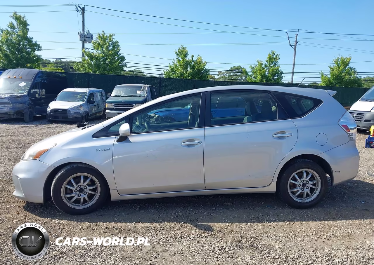 2013 Toyota Prius V Three VIN:JTDZN3EU9D3282150 - 14