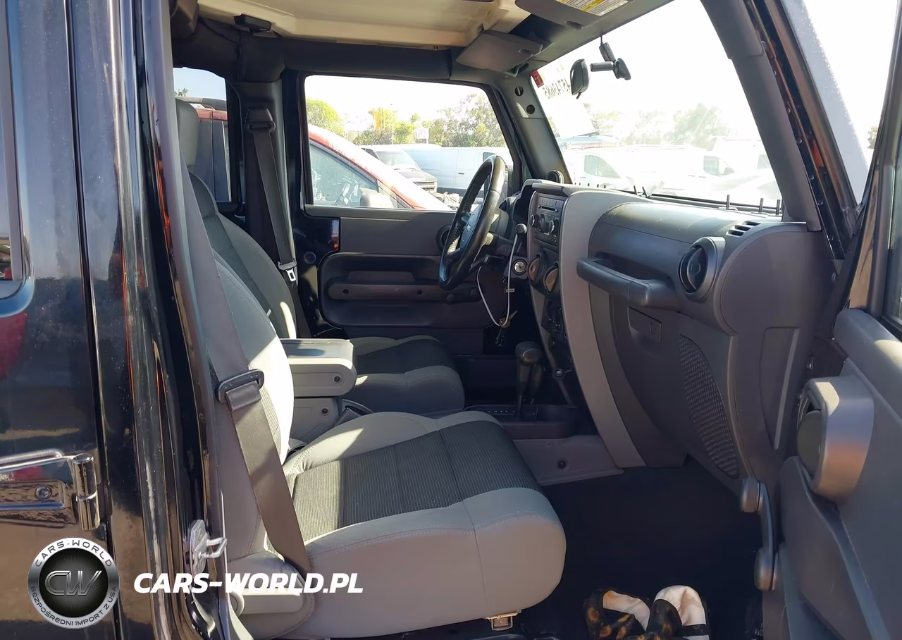 2007 Jeep Wrangler Unlimited X VIN:1J4GA39177L169993 - 5