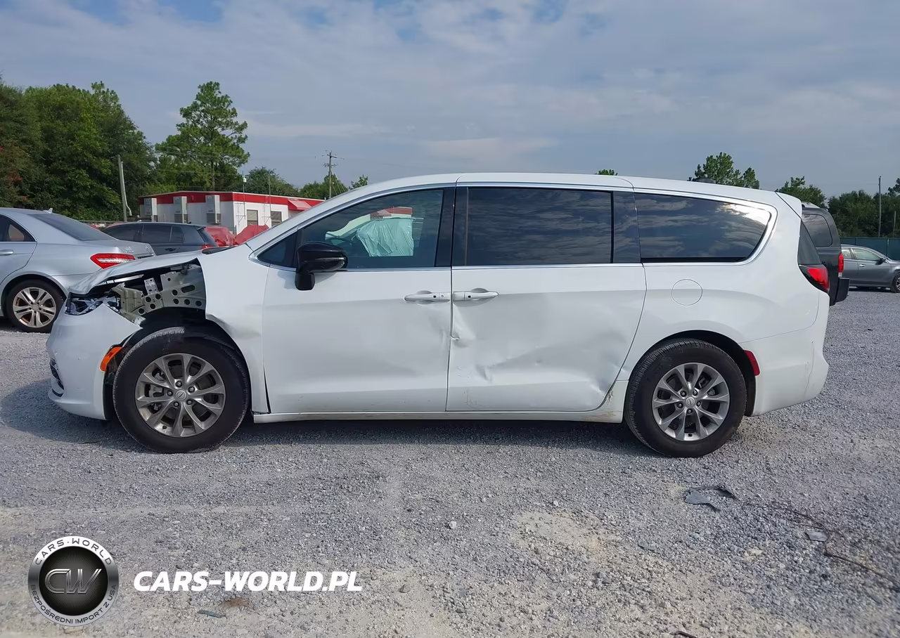 2026 Chrysler Pacifica Limited VIN:2C4RC1GG1TR190036 - 14