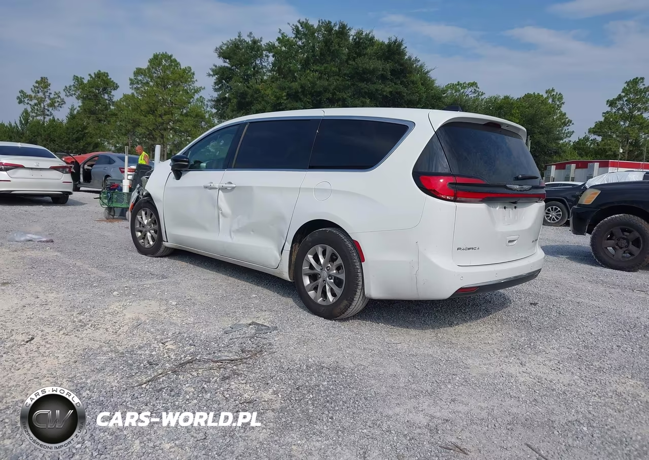 2026 Chrysler Pacifica Limited VIN:2C4RC1GG1TR190036 - 3