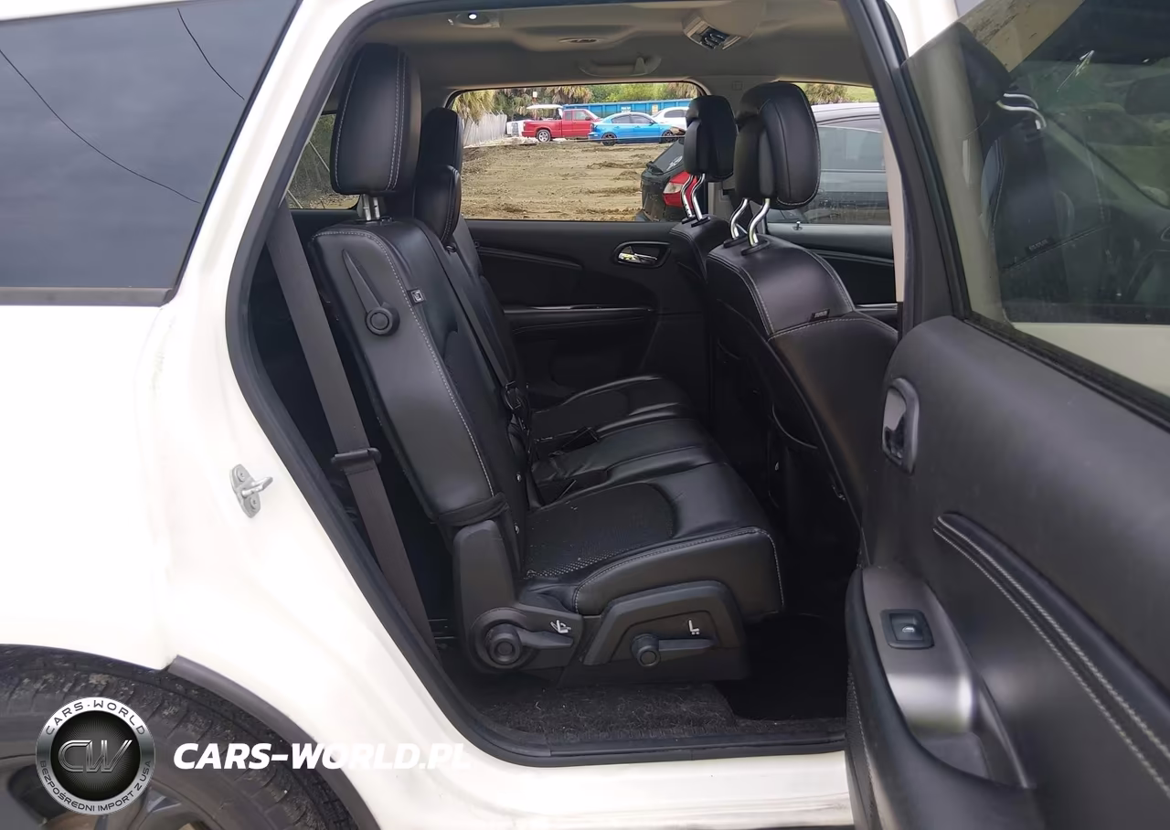 2019 Dodge Journey Crossroad VIN:3C4PDCGG2KT857756 - 8