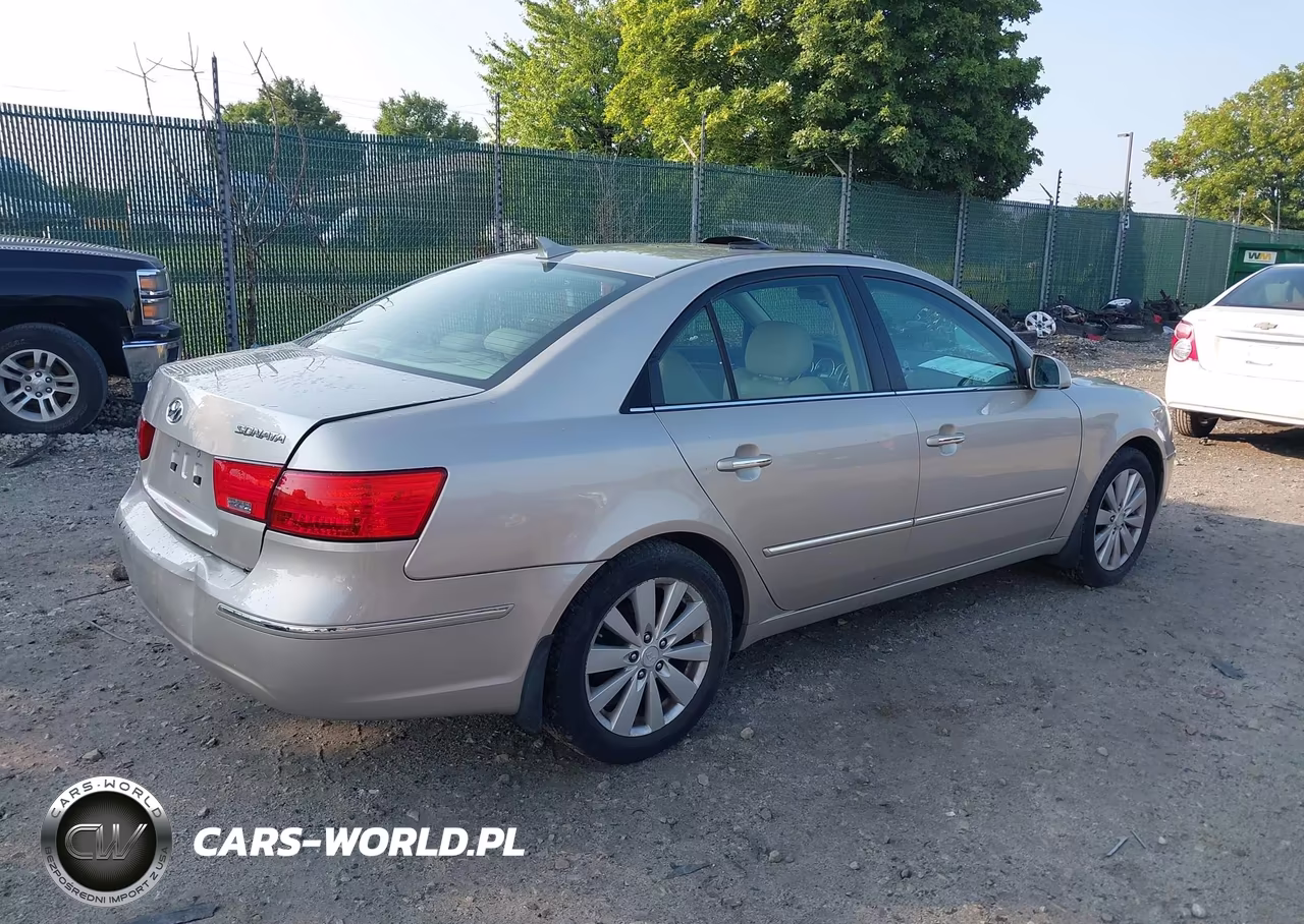 2010 Hyundai Sonata Limited VIN:5NPEU4AC3AH608755 - 4