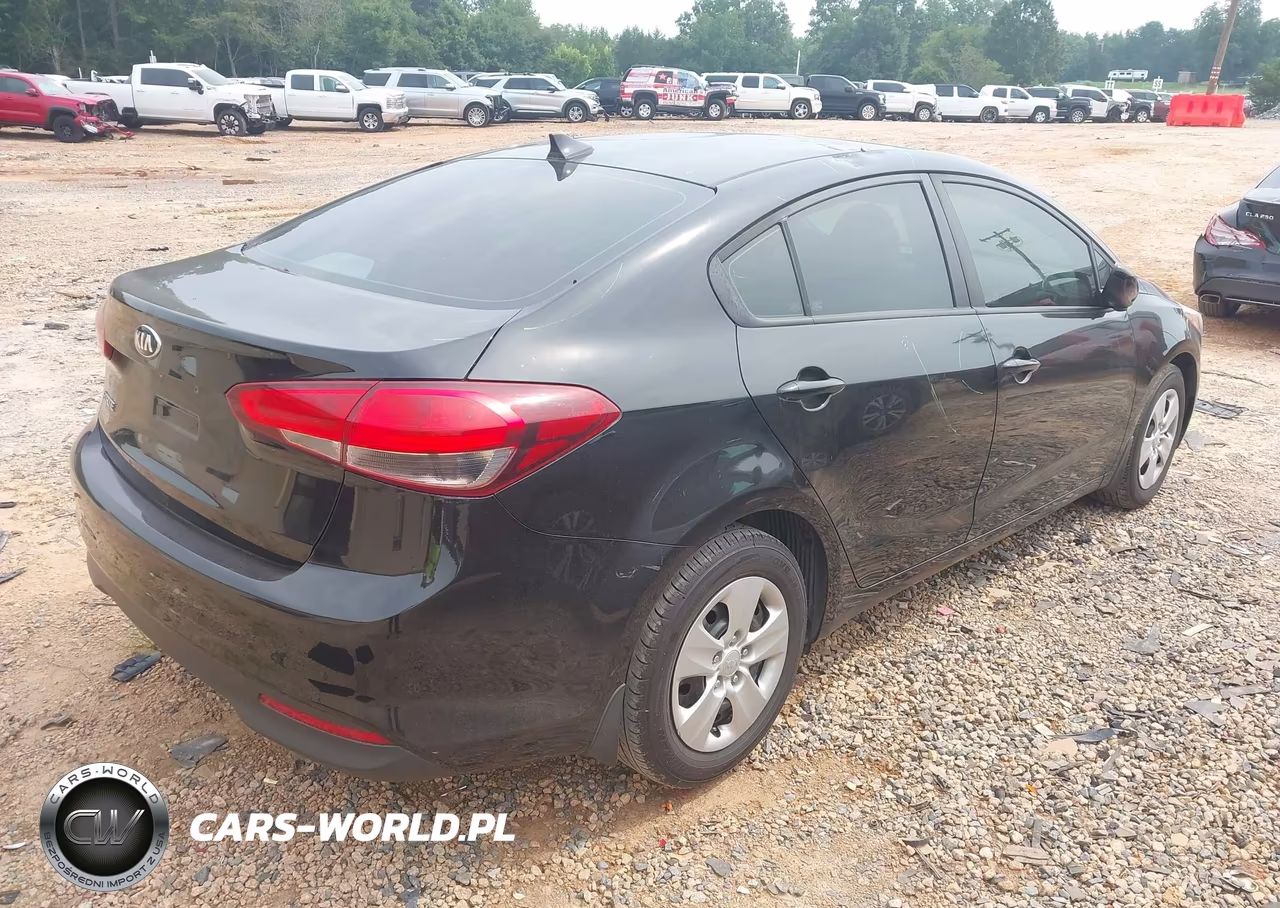 2017 Kia Forte Lx VIN:3KPFK4A75HE052458 - 4