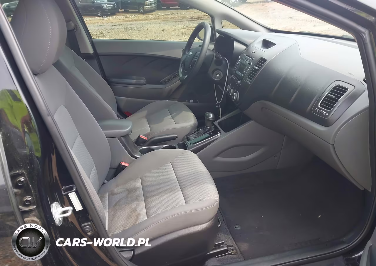 2017 Kia Forte Lx VIN:3KPFK4A75HE052458 - 5
