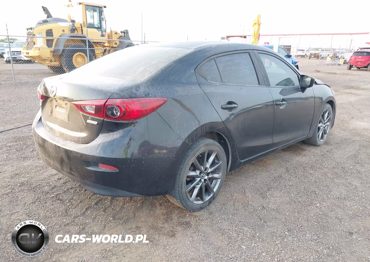 2018 Mazda Mazda3 Sport VIN:3MZBN1U7XJM167503 - 4