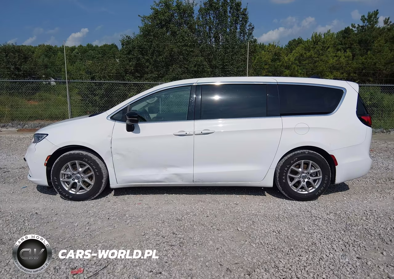 2024 Chrysler Pacifica Touring L VIN:2C4RC1BG6RR179503 - 14