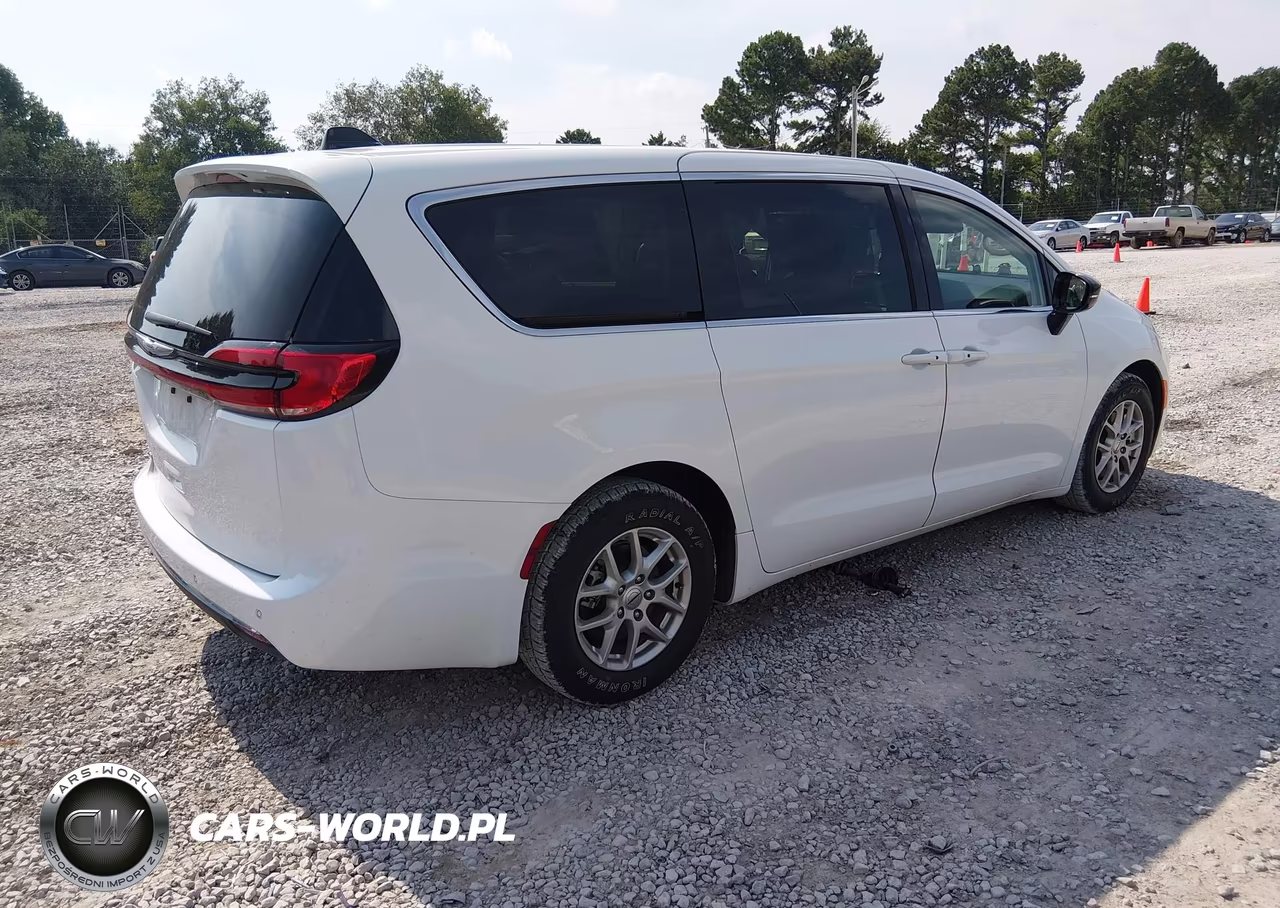 2024 Chrysler Pacifica Touring L VIN:2C4RC1BG6RR179503 - 4