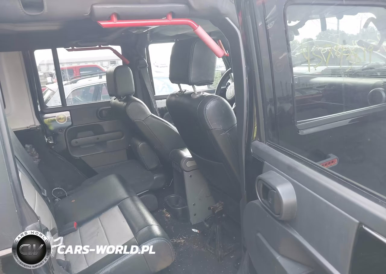 2009 Jeep Wrangler Unlimited Sahara VIN:1J4GA59109L707920 - 8
