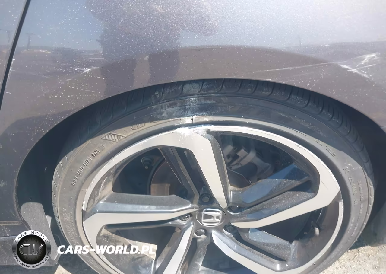 2019 Honda Accord Sport VIN:1HGCV1F33KA069950 - 19