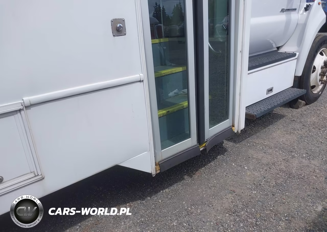 2017 Ford F-650 Diesel VIN:1FDXF6DC3HDB12196 - 6