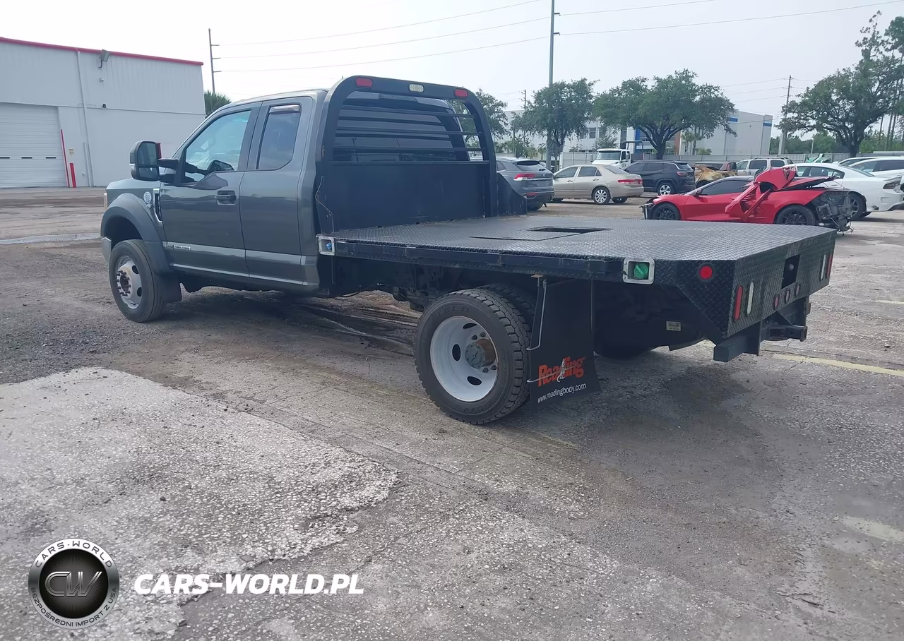 2017 Ford F-550 Chassis Xlt VIN:1FD0X5GT1HEC87268 - 3