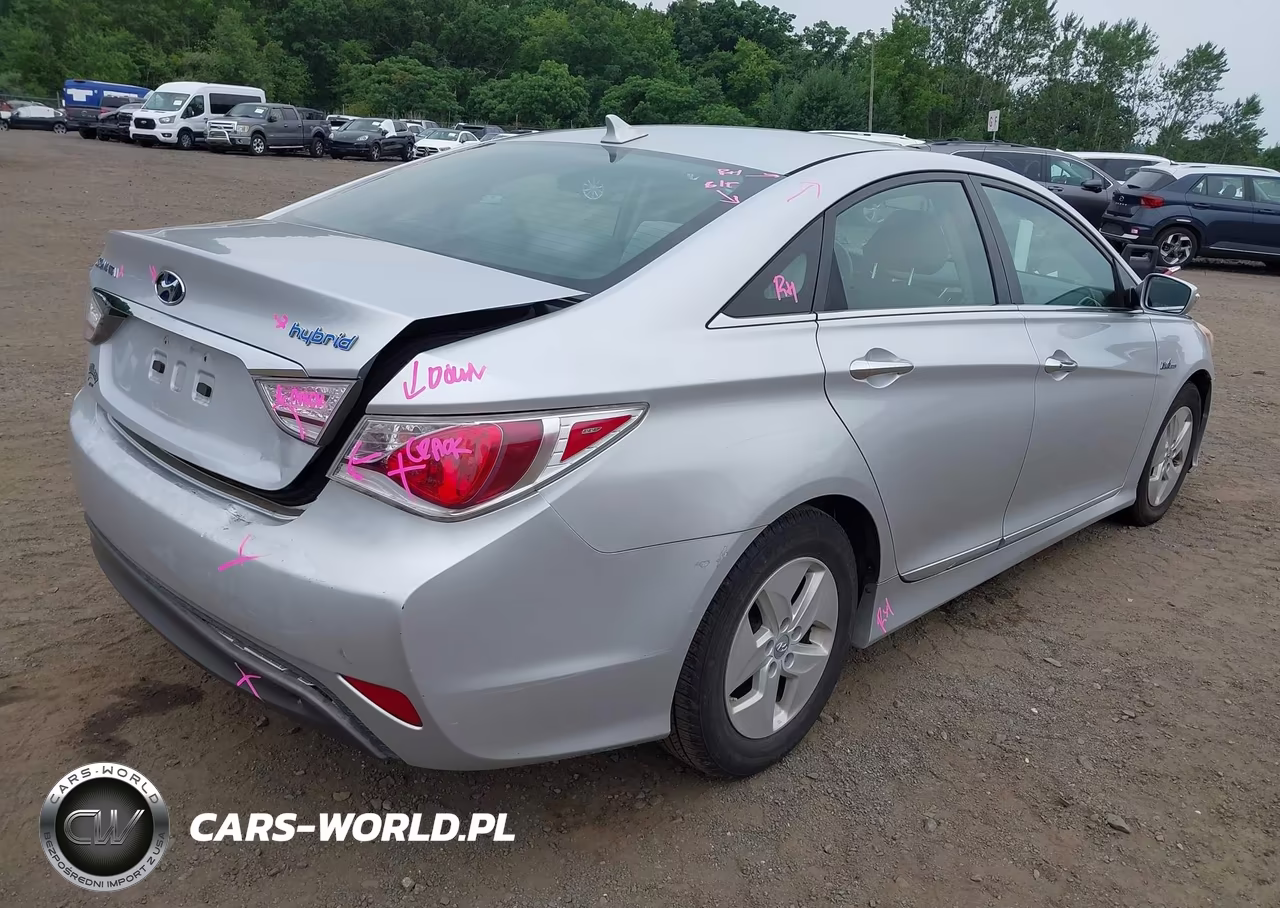 2011 Hyundai Sonata Hybrid VIN:KMHEC4A4XBA003048 - 4