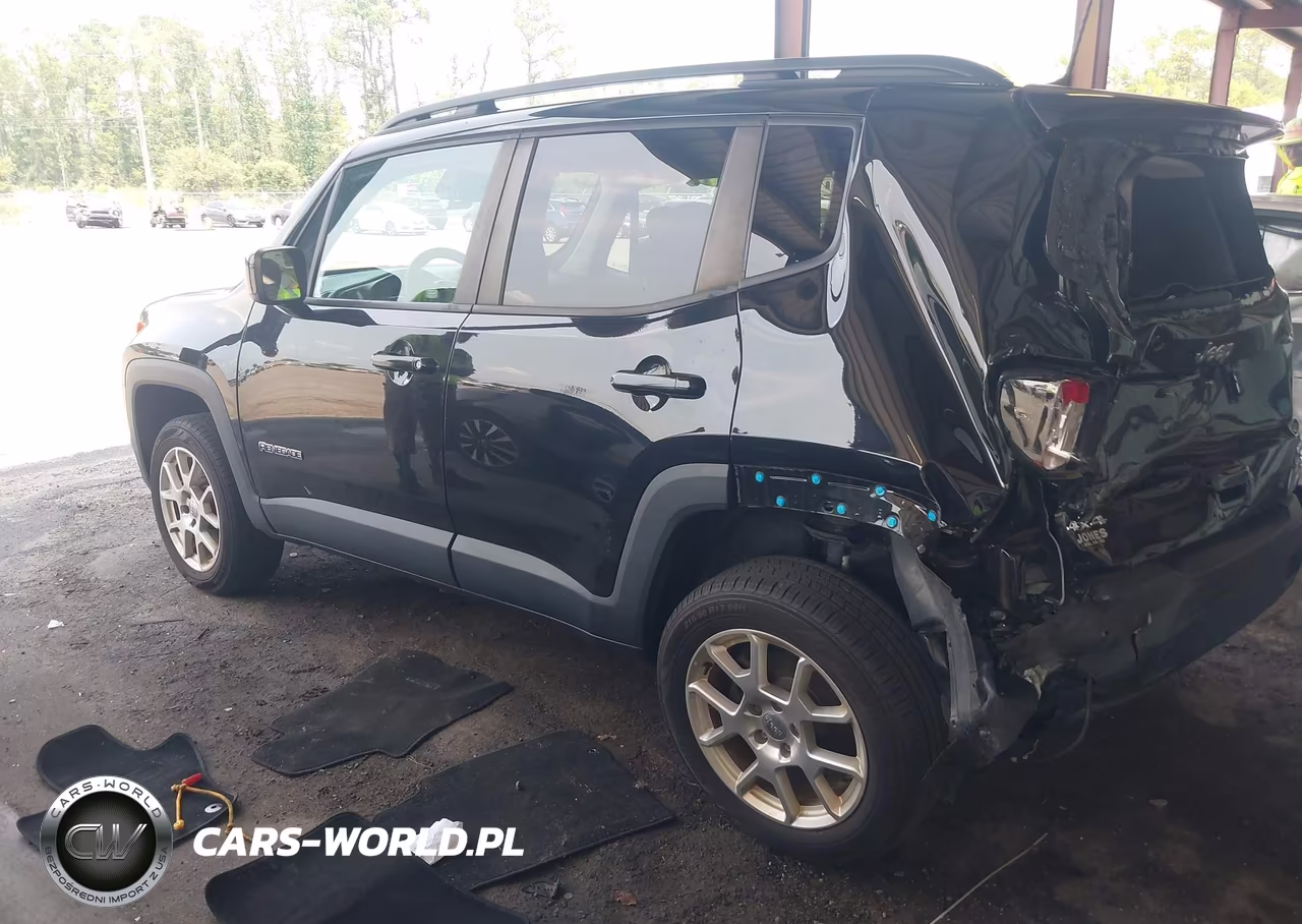 2021 Jeep Renegade Latitude 4X4 VIN:ZACNJDBB4MPM30703 - 3