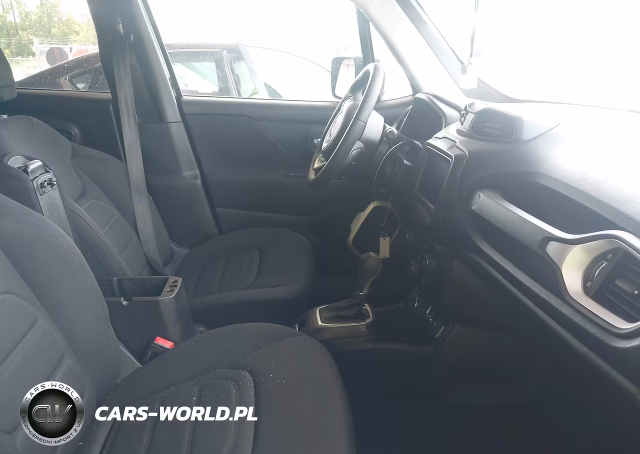 2021 Jeep Renegade Latitude 4X4 VIN:ZACNJDBB4MPM30703 - 5