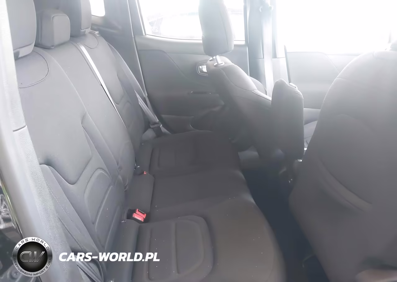 2021 Jeep Renegade Latitude 4X4 VIN:ZACNJDBB4MPM30703 - 8