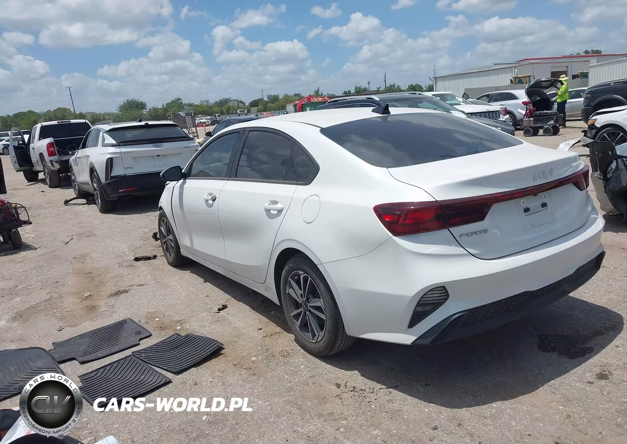 2023 Kia Forte Lxs VIN:3KPF24AD8PE674654 - 3