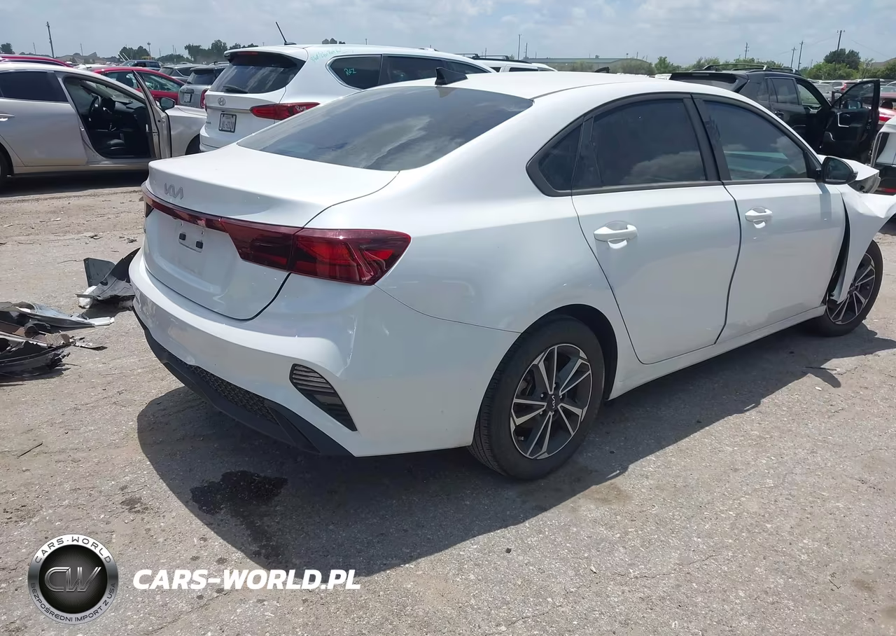2023 Kia Forte Lxs VIN:3KPF24AD8PE674654 - 4