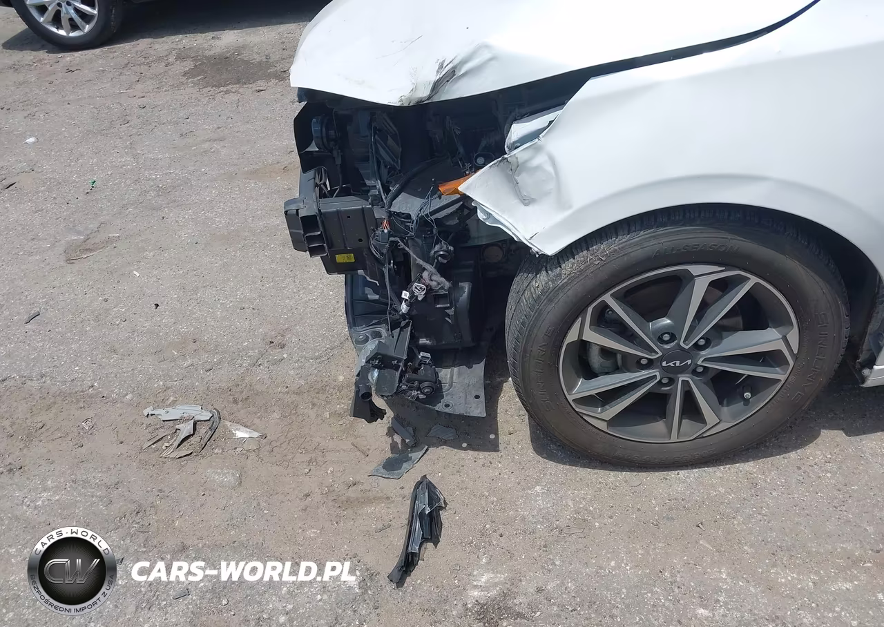 2023 Kia Forte Lxs VIN:3KPF24AD8PE674654 - 6