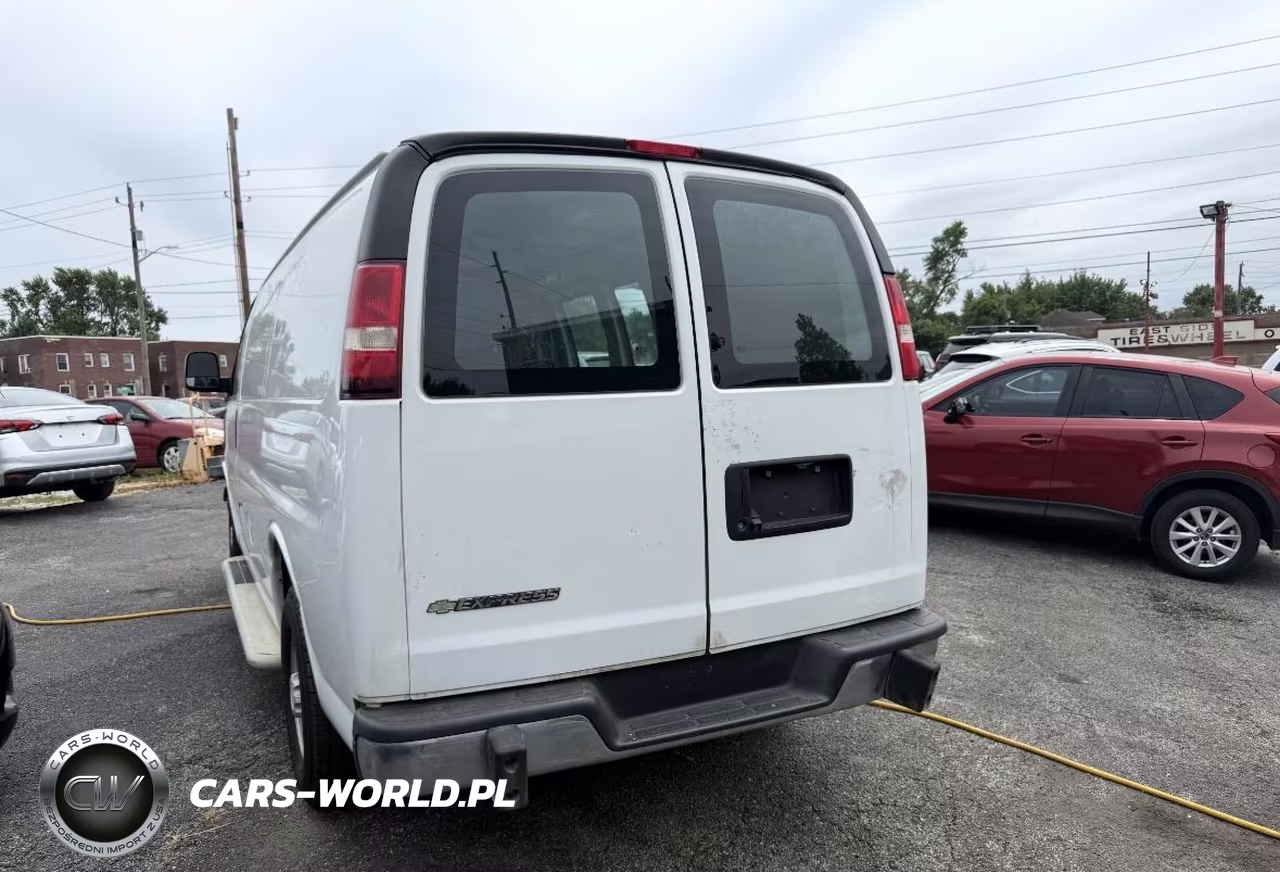 2018 Chevrolet Express 2500 Delivery Van VIN:1GCWGAFG2J1908476 - 11