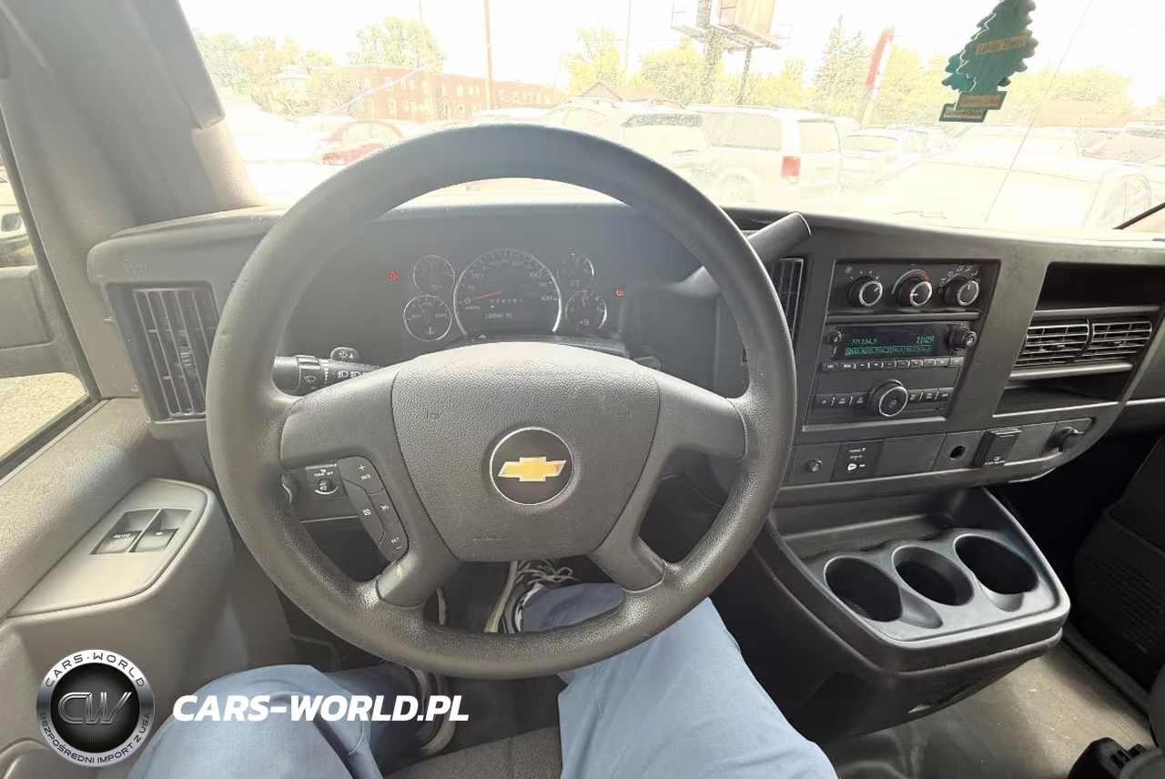 2018 Chevrolet Express 2500 Delivery Van VIN:1GCWGAFG2J1908476 - 13