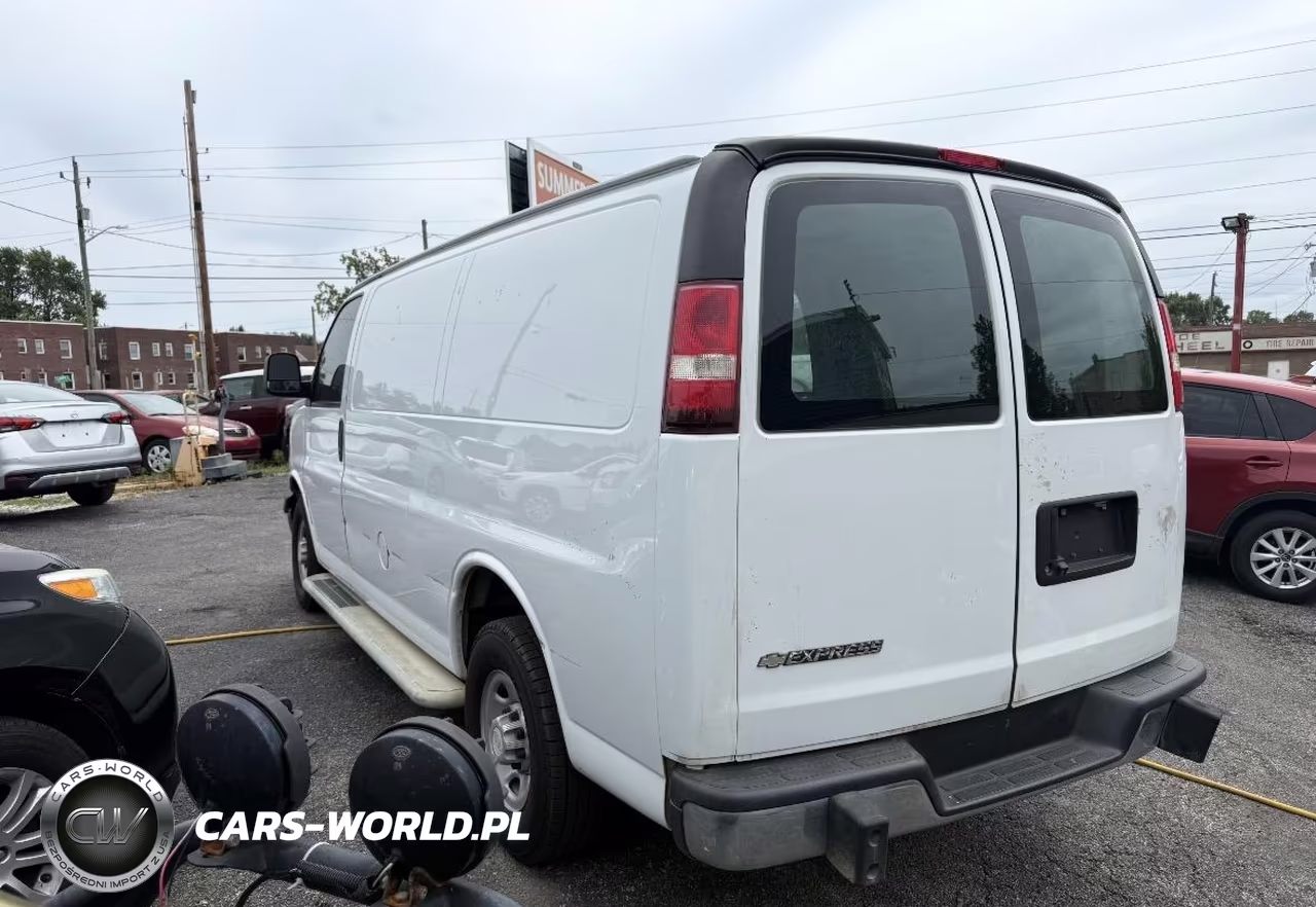 2018 Chevrolet Express 2500 Delivery Van VIN:1GCWGAFG2J1908476 - 3