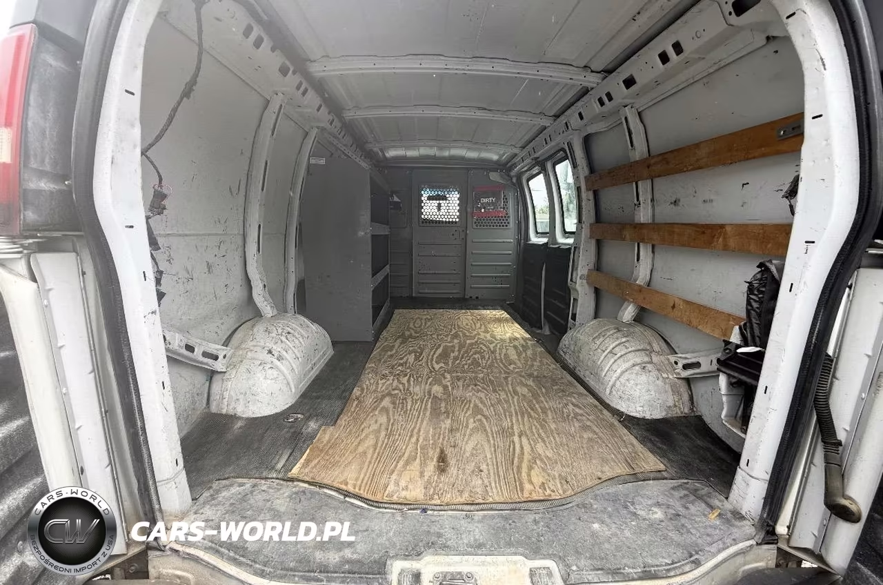 2018 Chevrolet Express 2500 Delivery Van VIN:1GCWGAFG2J1908476 - 8