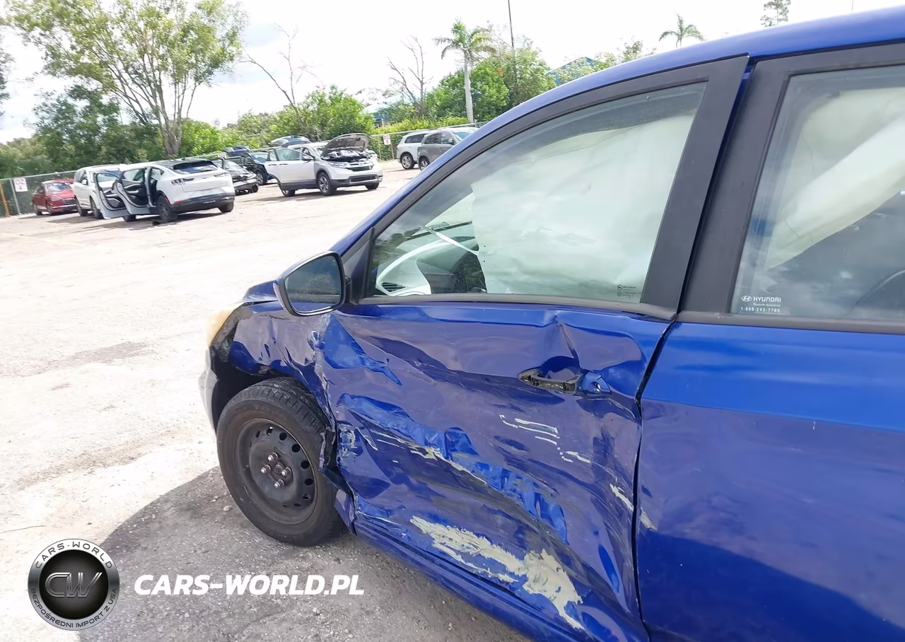 2013 Hyundai Accent Gls VIN:KMHCT4AE2DU359656 - 13