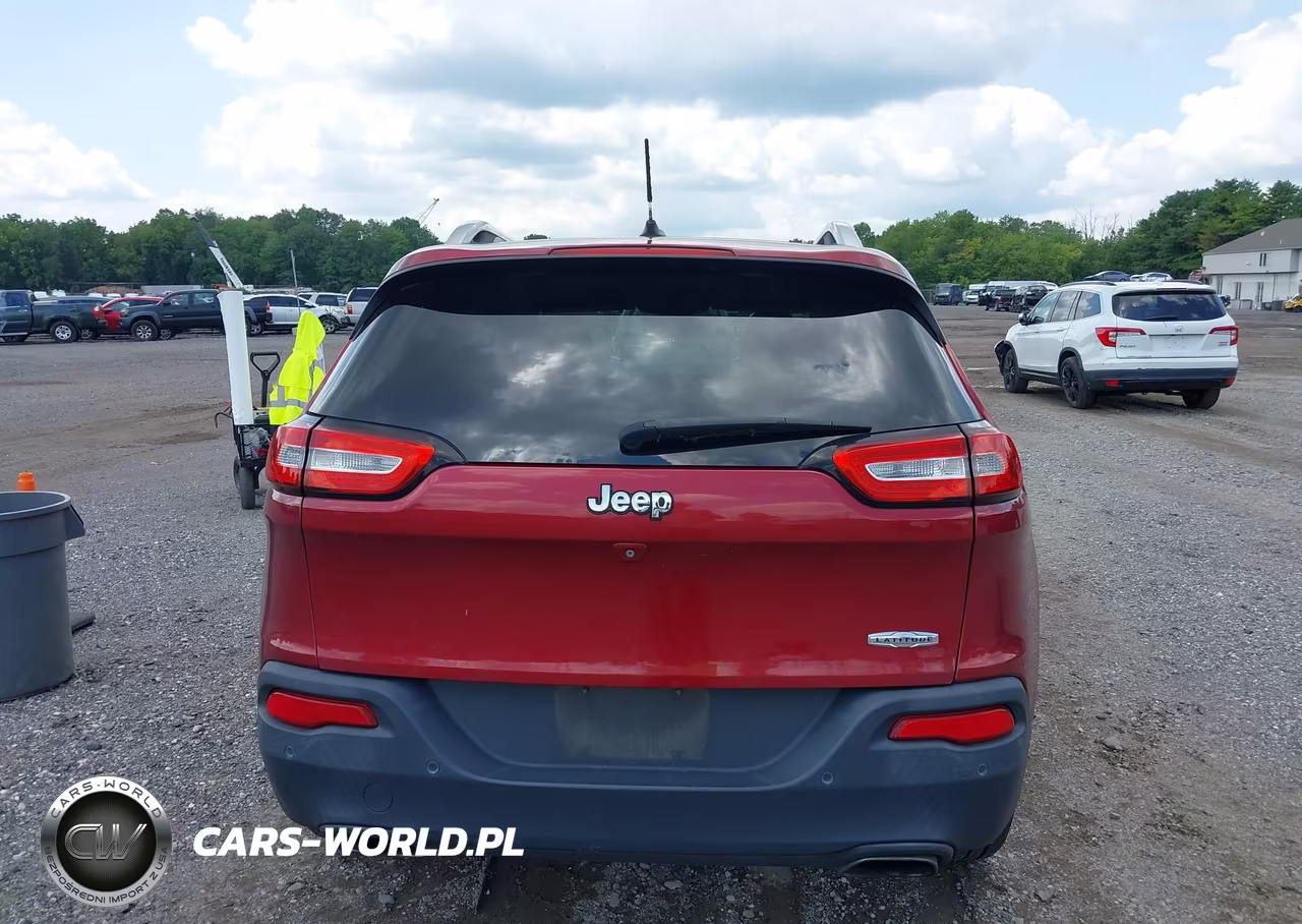 2015 Jeep Cherokee Latitude VIN:1C4PJLCS9FW531147 - 16
