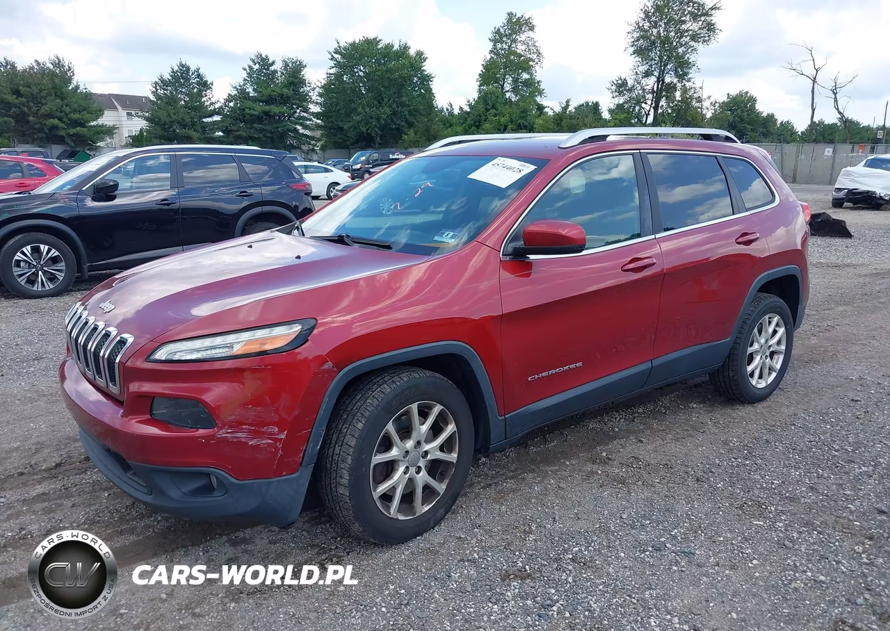 2015 Jeep Cherokee Latitude VIN:1C4PJLCS9FW531147 - 2