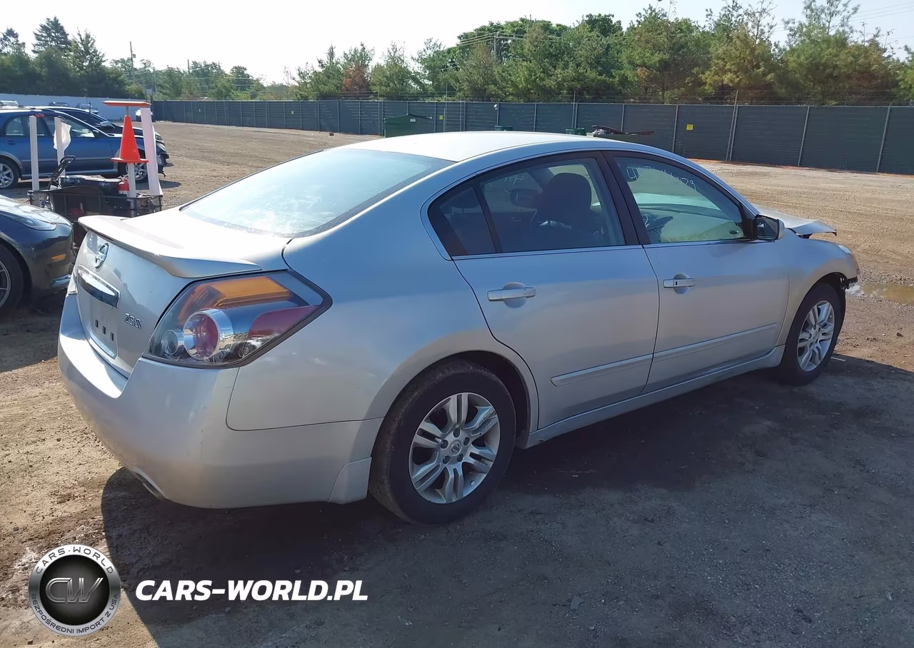 2012 Nissan Altima 2.5 S VIN:1N4AL2AP0CN554817 - 4