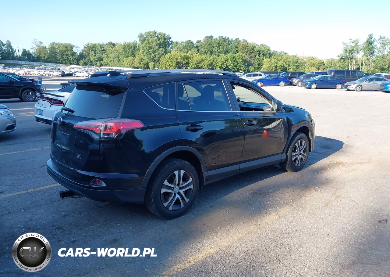 2017 Toyota Rav4 Le VIN:2T3BFREV8HW564874 - 4