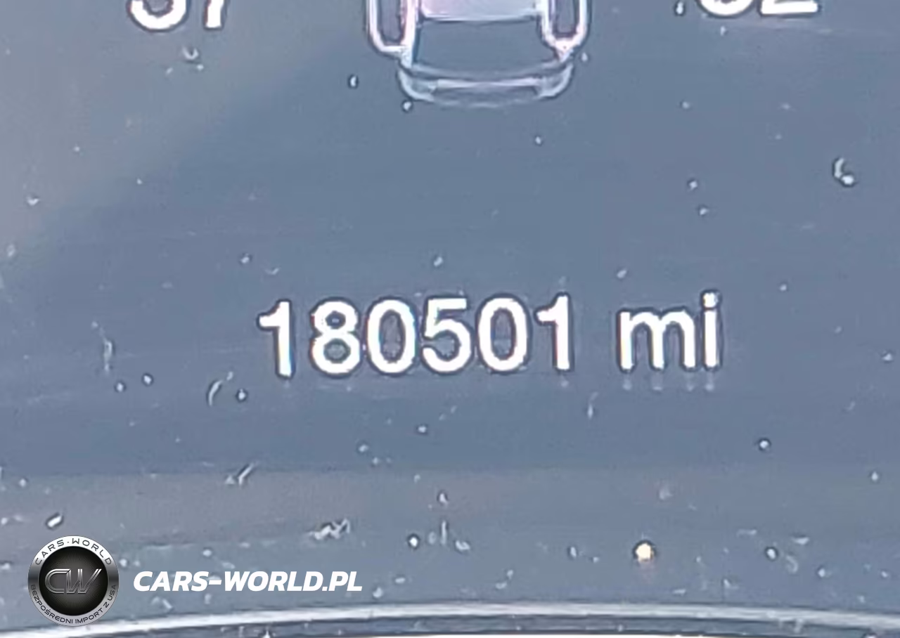 2018 Jeep Grand Cherokee High Altitude 4X4 VIN:1C4RJFCG7JC195451 - 15