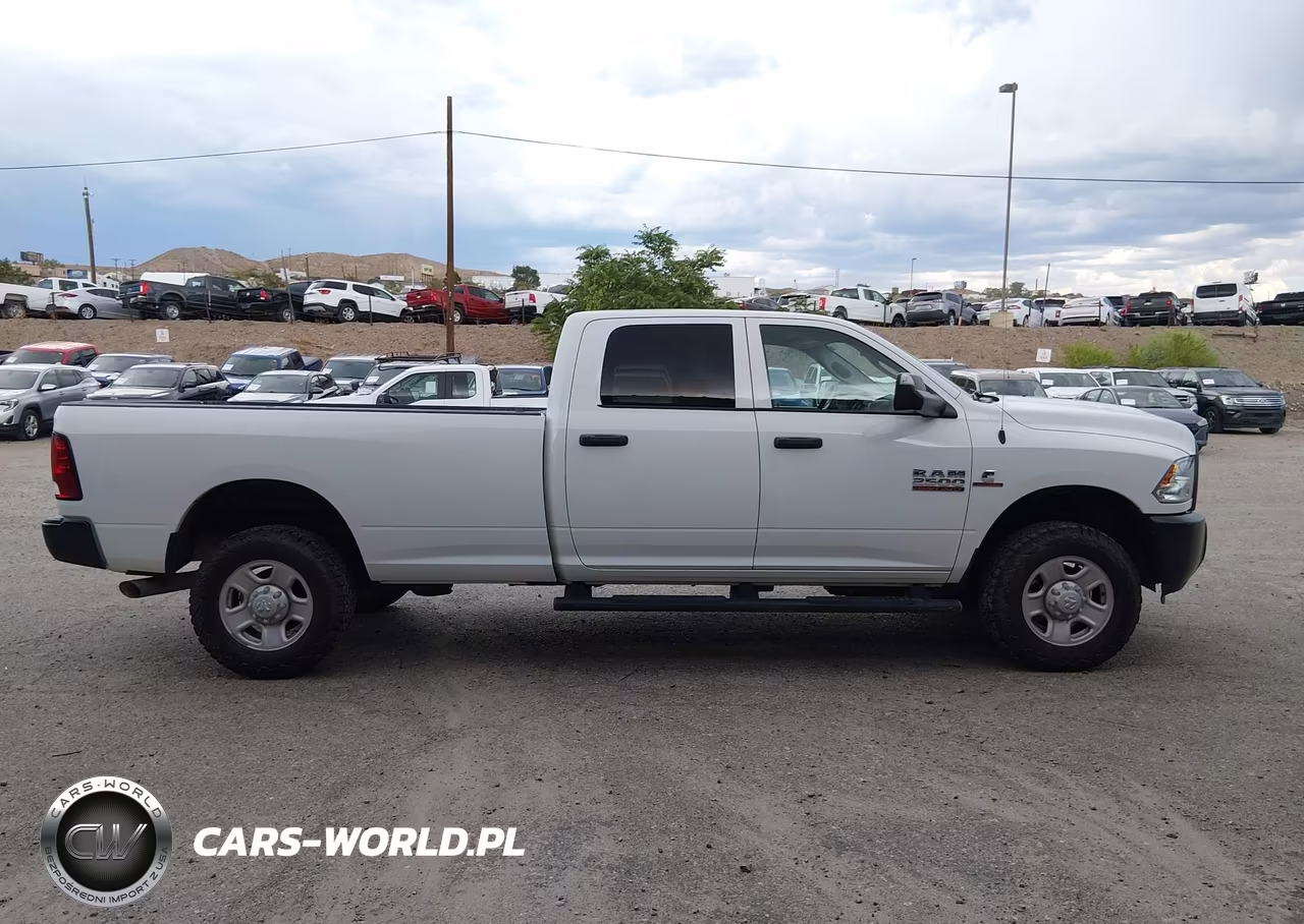 2017 Ram 2500 Tradesman 4X4 8' Box VIN:3C6UR5HL3HG678405 - 13