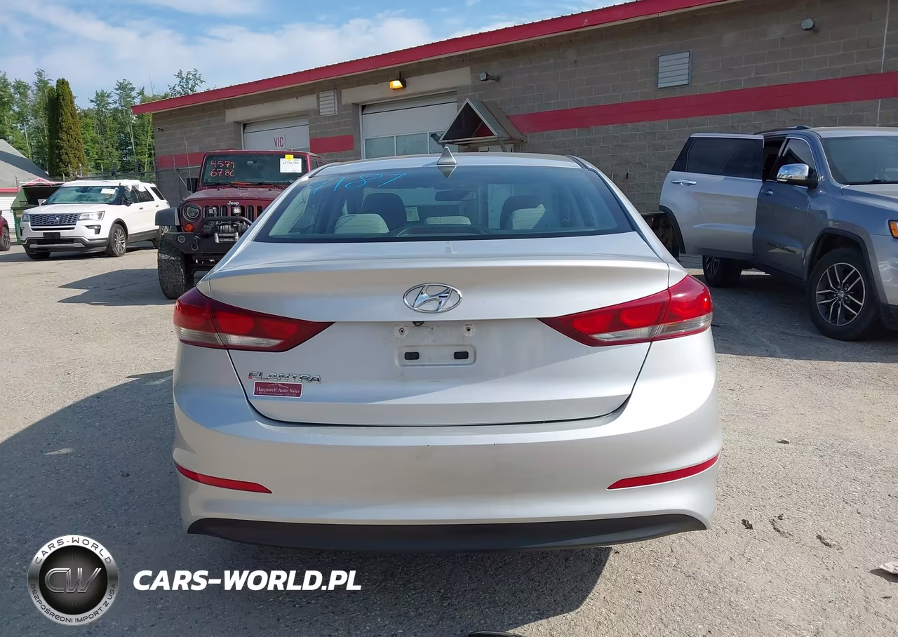 2018 Hyundai Elantra Sel VIN:5NPD84LF5JH238335 - 17