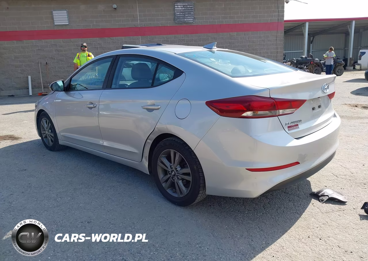 2018 Hyundai Elantra Sel VIN:5NPD84LF5JH238335 - 3