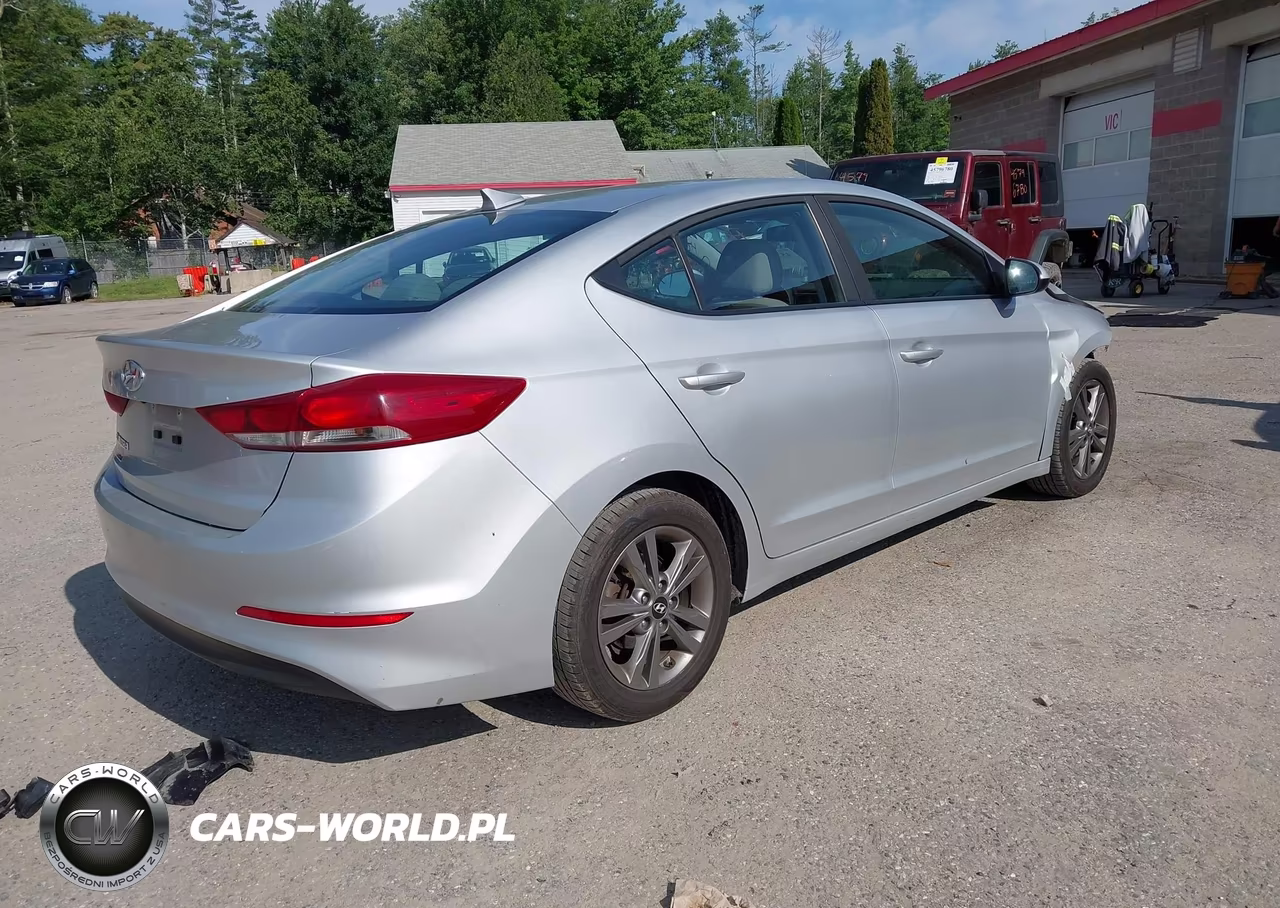 2018 Hyundai Elantra Sel VIN:5NPD84LF5JH238335 - 4