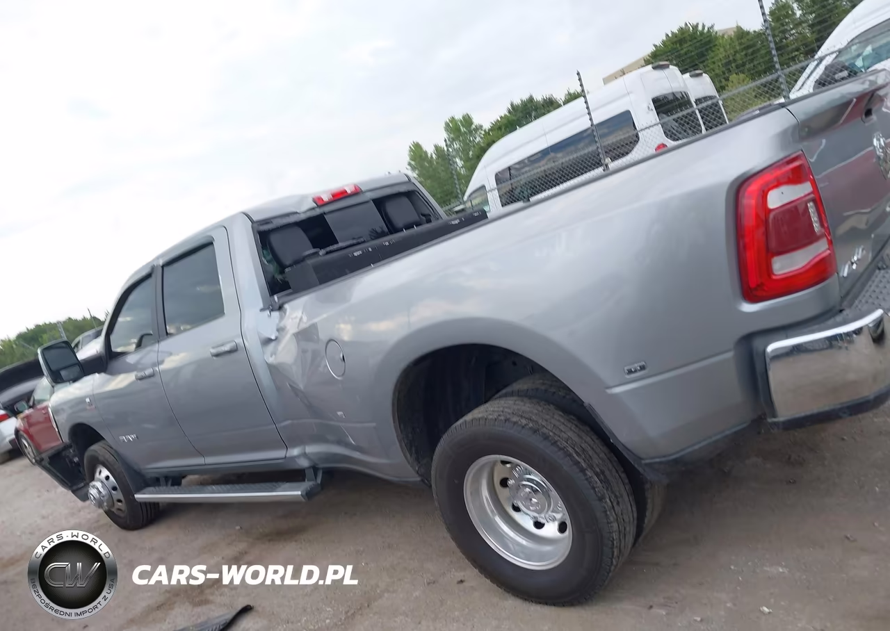 2024 Ram 3500 Laramie 4X4 8' Box VIN:3C63RRJL7RG333649 - 14