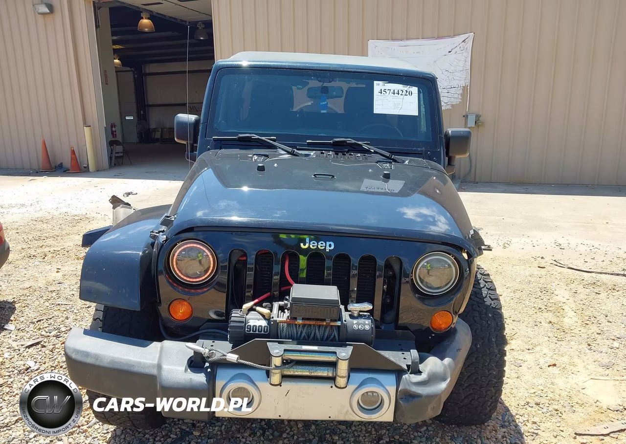 2013 Jeep Wrangler Unlimited Sahara VIN:1C4BJWEG2DL569984 - 12
