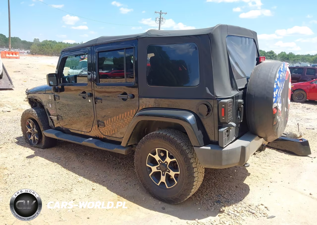2013 Jeep Wrangler Unlimited Sahara VIN:1C4BJWEG2DL569984 - 3