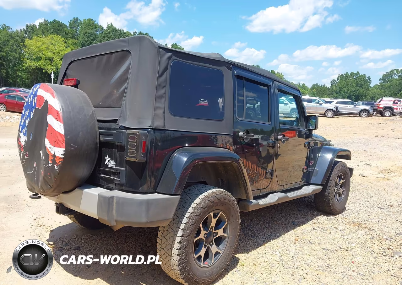 2013 Jeep Wrangler Unlimited Sahara VIN:1C4BJWEG2DL569984 - 4