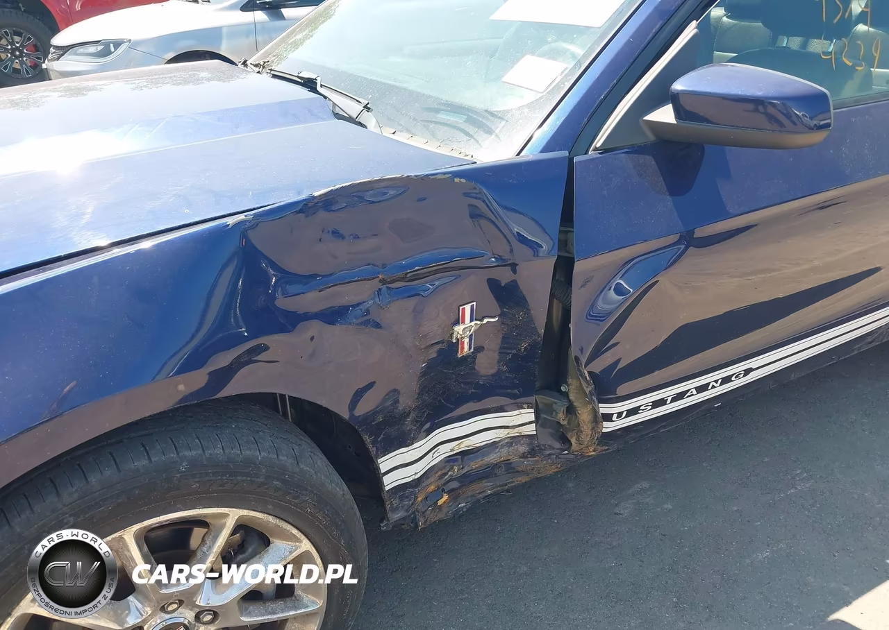 2011 Ford Mustang V6 Premium VIN:1ZVBP8AM1B5155874 - 6