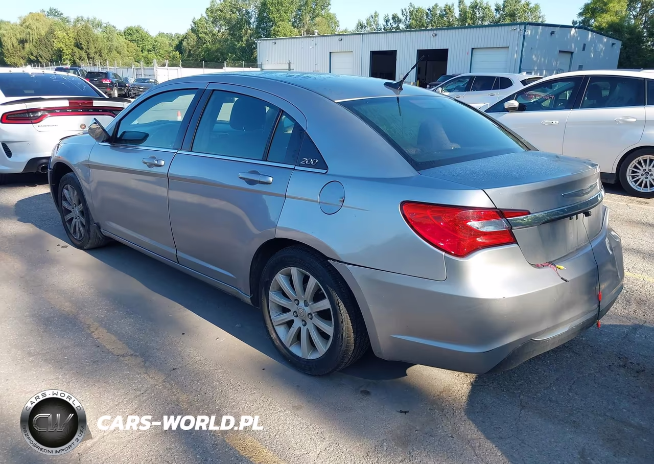 2013 Chrysler 200 Touring VIN:1C3CCBBB9DN509810 - 3