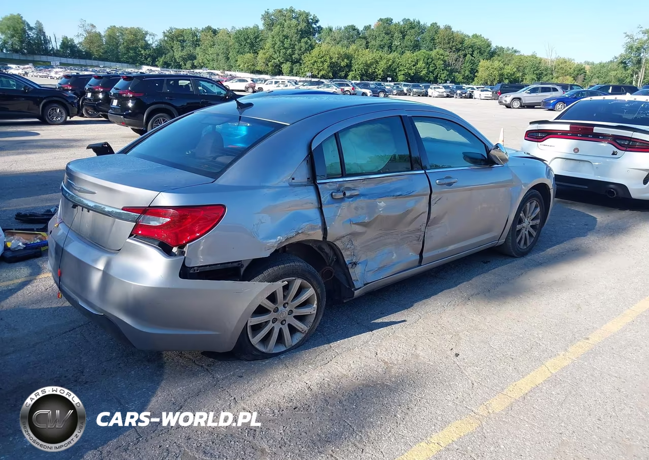 2013 Chrysler 200 Touring VIN:1C3CCBBB9DN509810 - 4